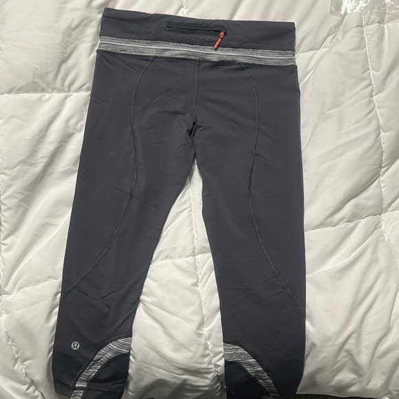Size 8 Lululemon leggings - Picture 2 of 4